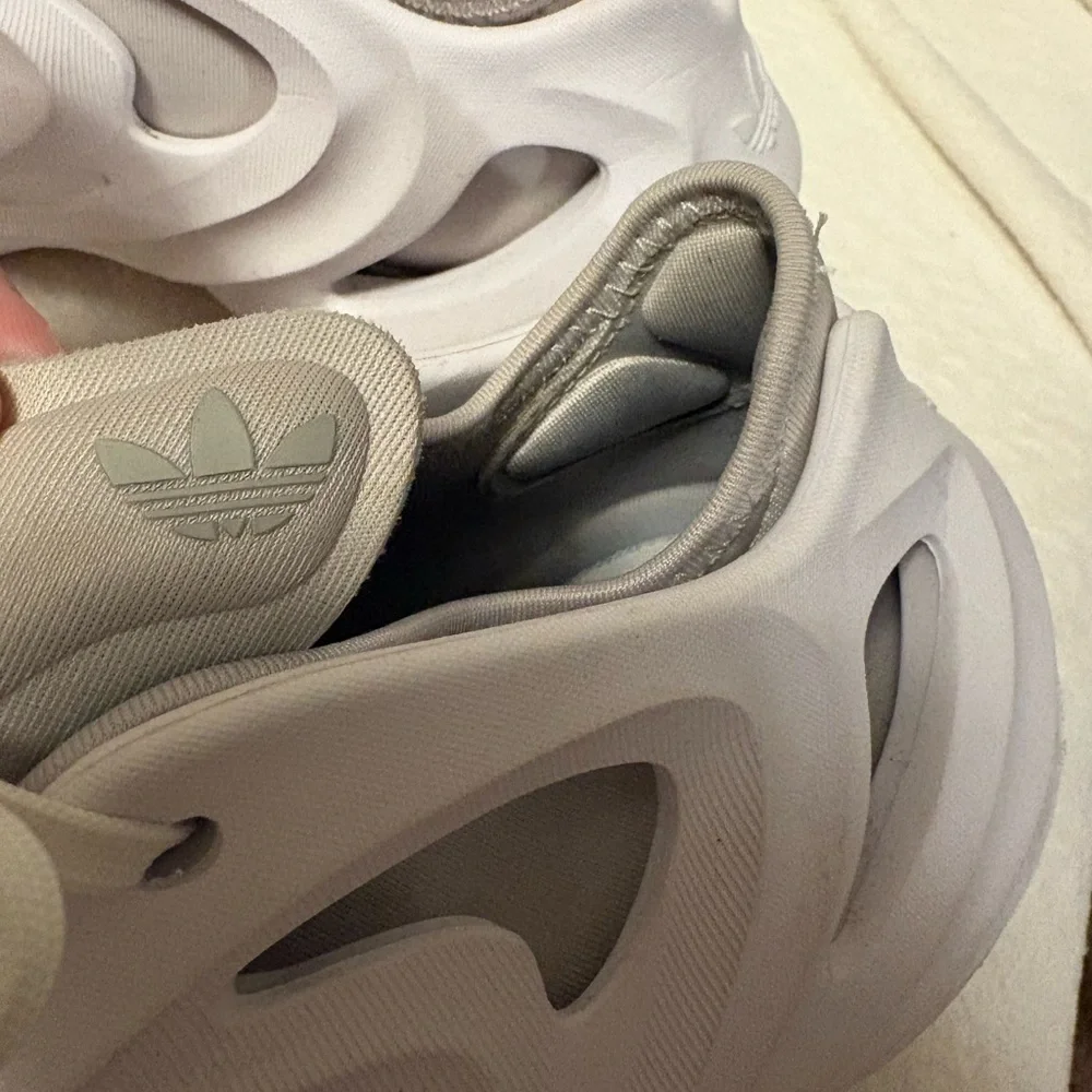 adidas AdiFOM Q Lifestyle Foam Sneaker White Grey M6.5 W8.5 HP6584